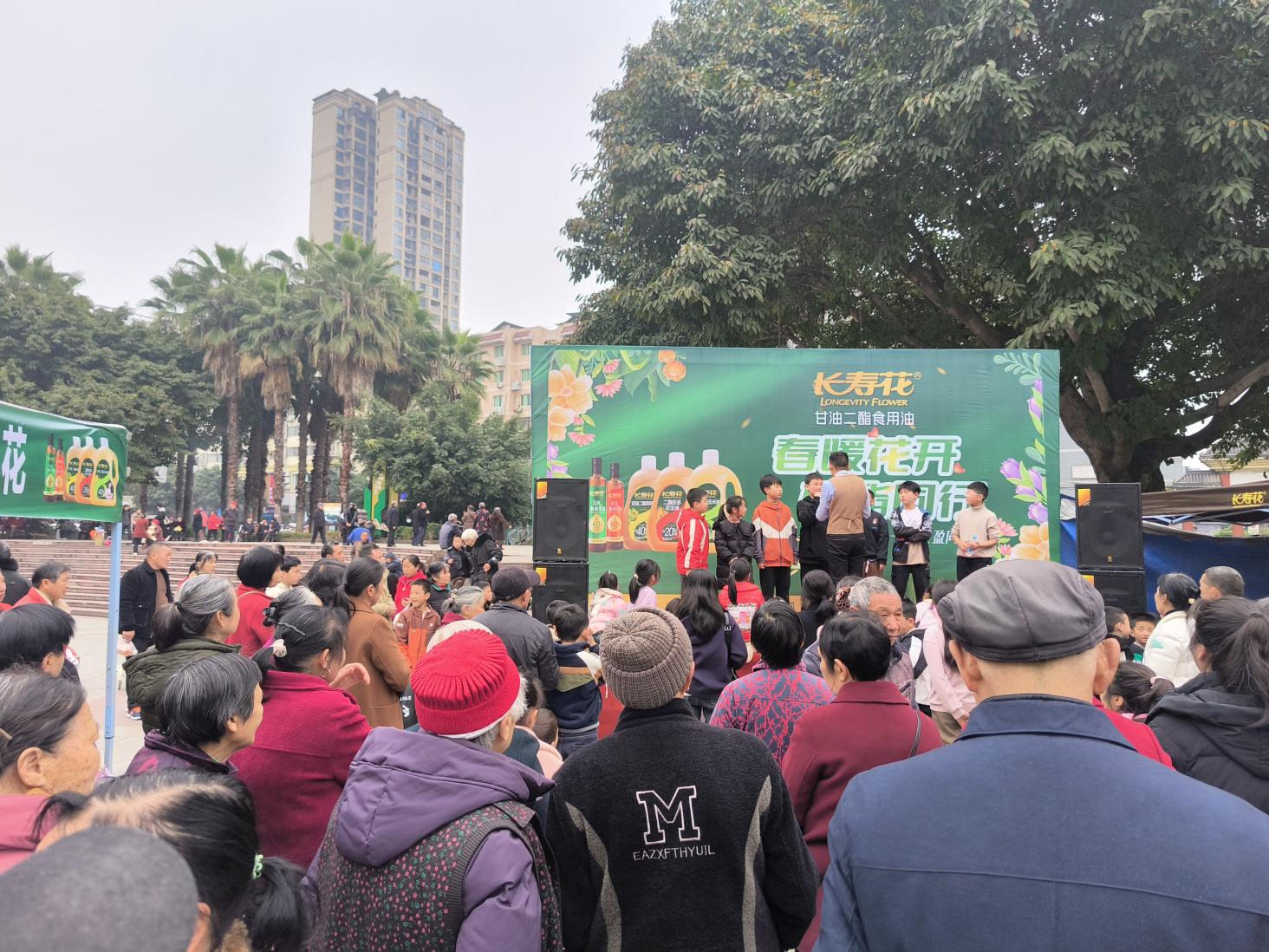 「轻脂正当燃」长寿花食品“春暖花开 轻酯同行”全国活动开启健康新“食”代